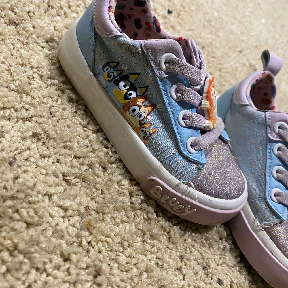 Kids Shoes - Bluey and bingo- girls size 8